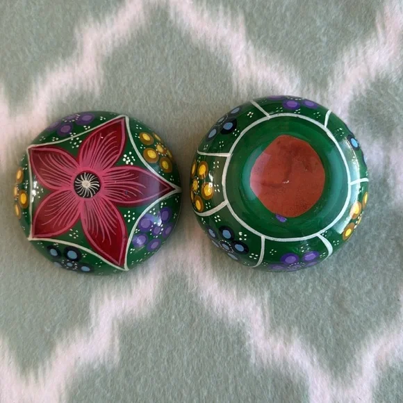 Hand-Painted southwestern Floral terracotta Trinket Box - Picture 4 of 6